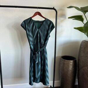 Phase Eight Green Chevron Satin Tie Front Dress Size US 14 UK 18 Occasion